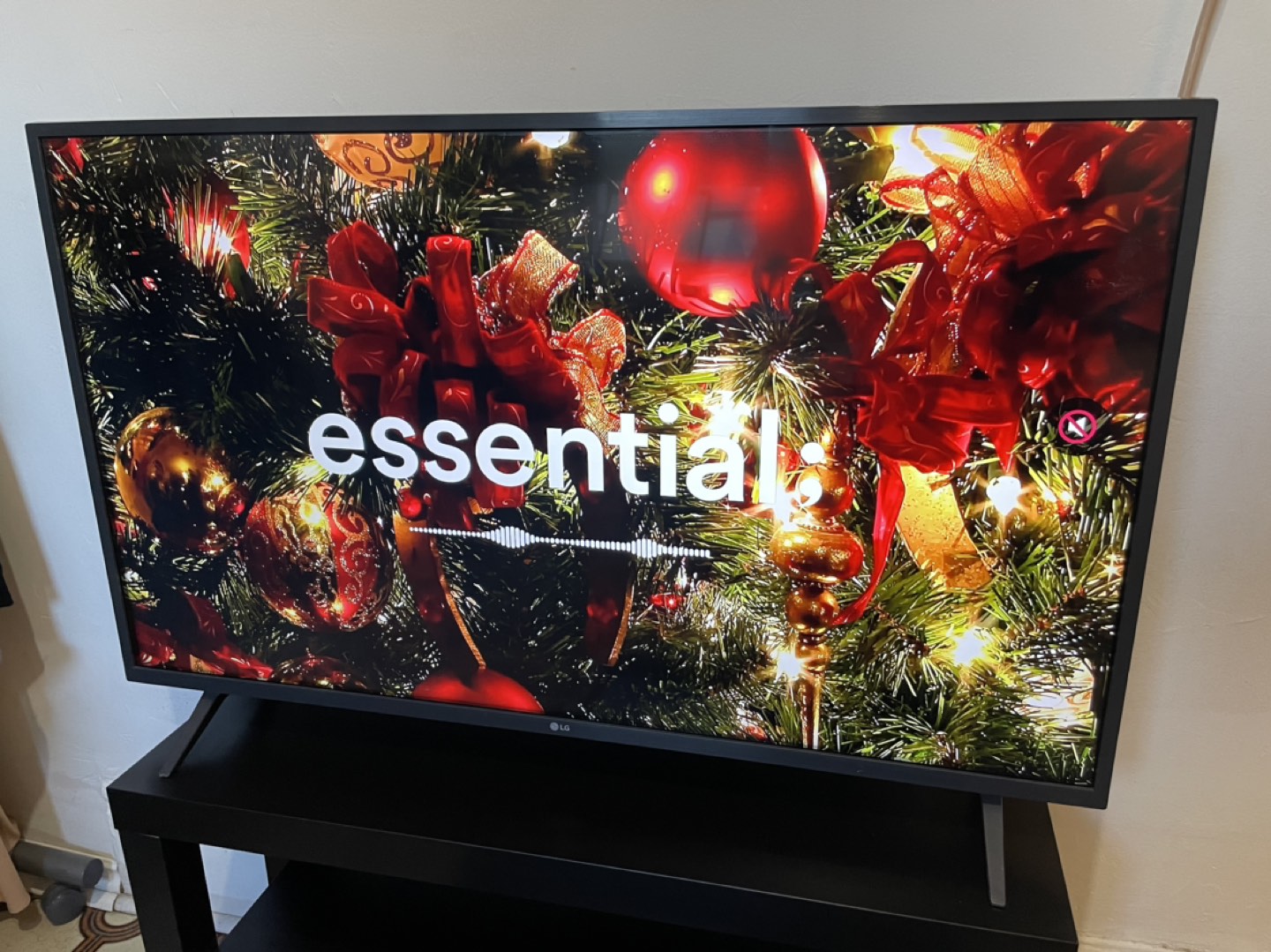 LG 43-inch 4K UHD SMART TV image indicator(2)