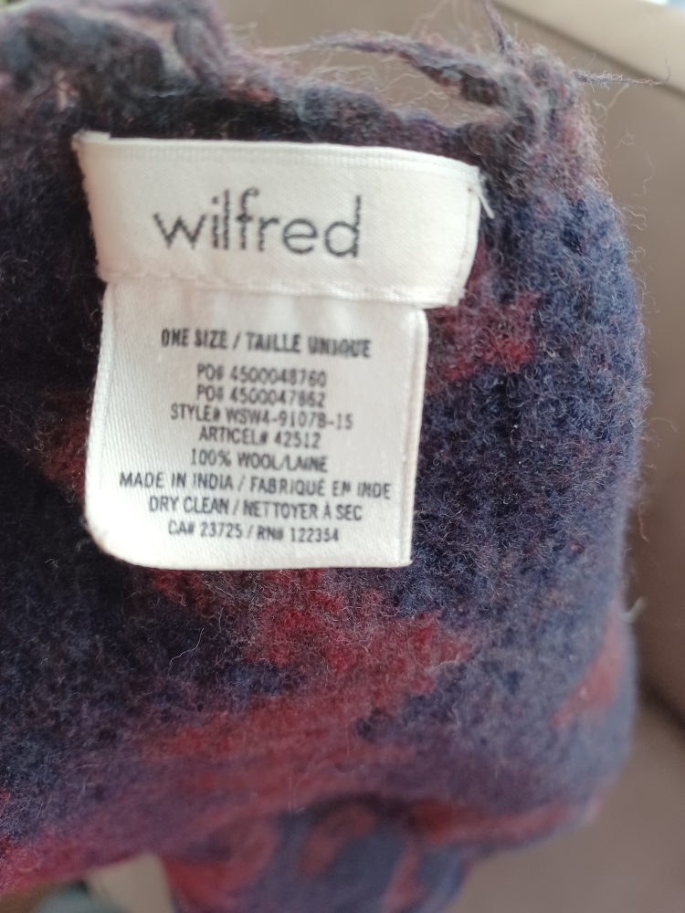 Aritzia Wilfred wool blanket scarf image indicator(3)