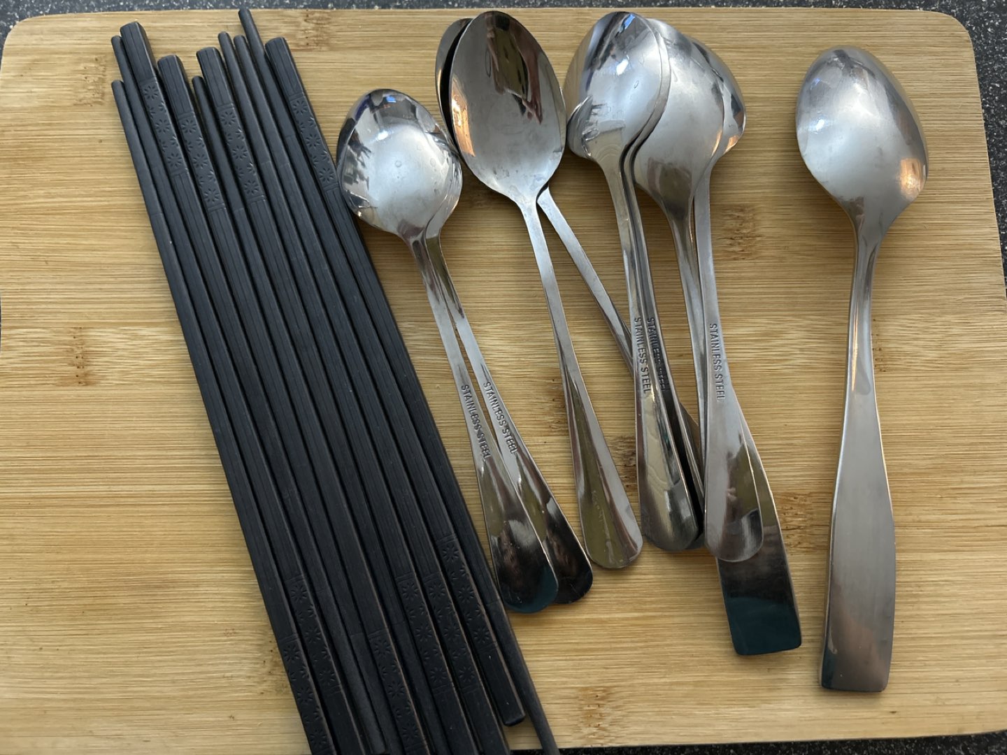 Utensils (chopsticks and spoons) thumbnail