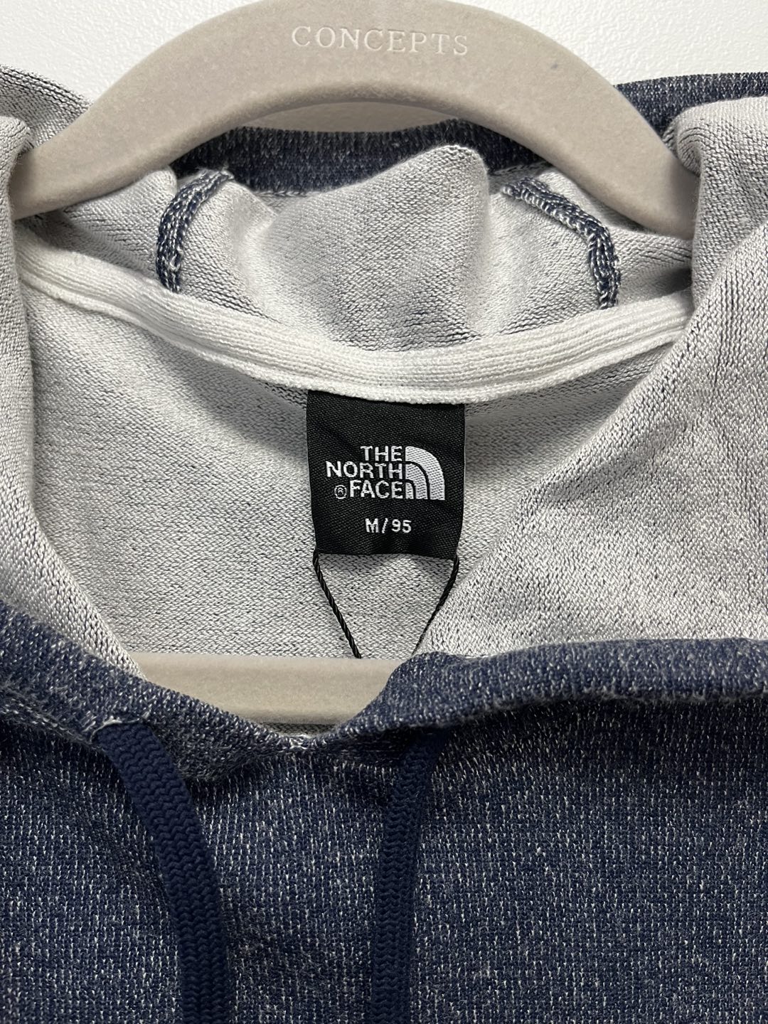 BNWT The North Face knitted hoodie image indicator(2)
