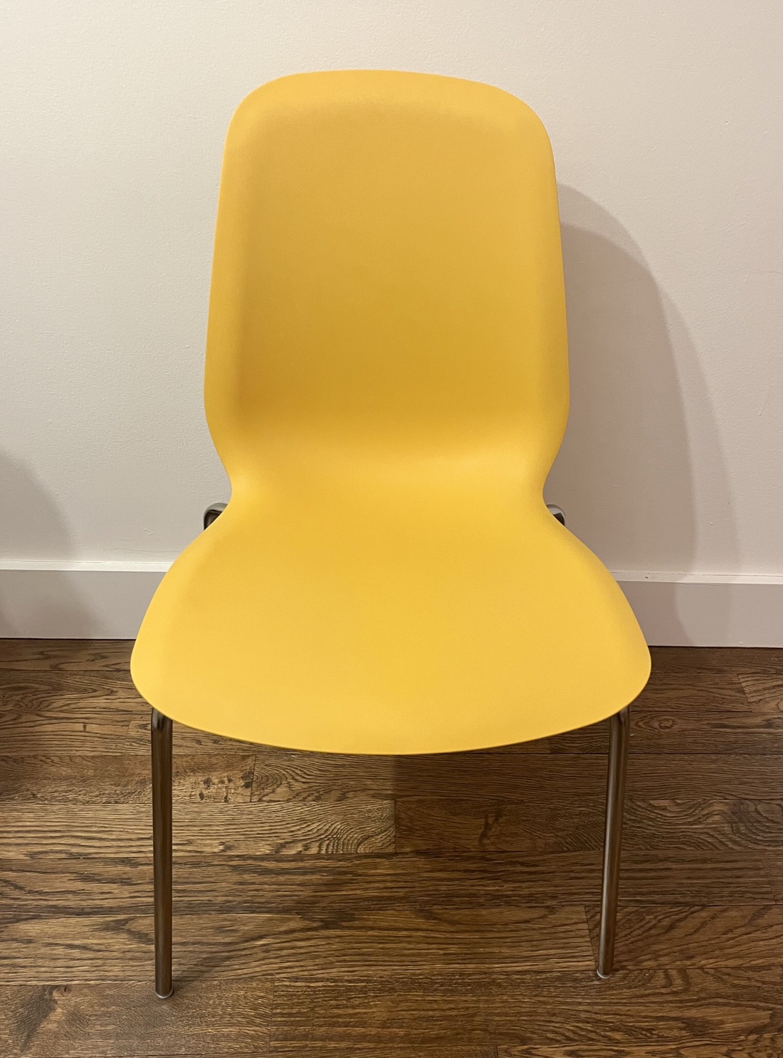 Dining table chairs (4 units)