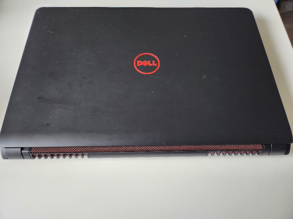 i7 7th Gen Dell laptop Inspiron 5577 image indicator(5)