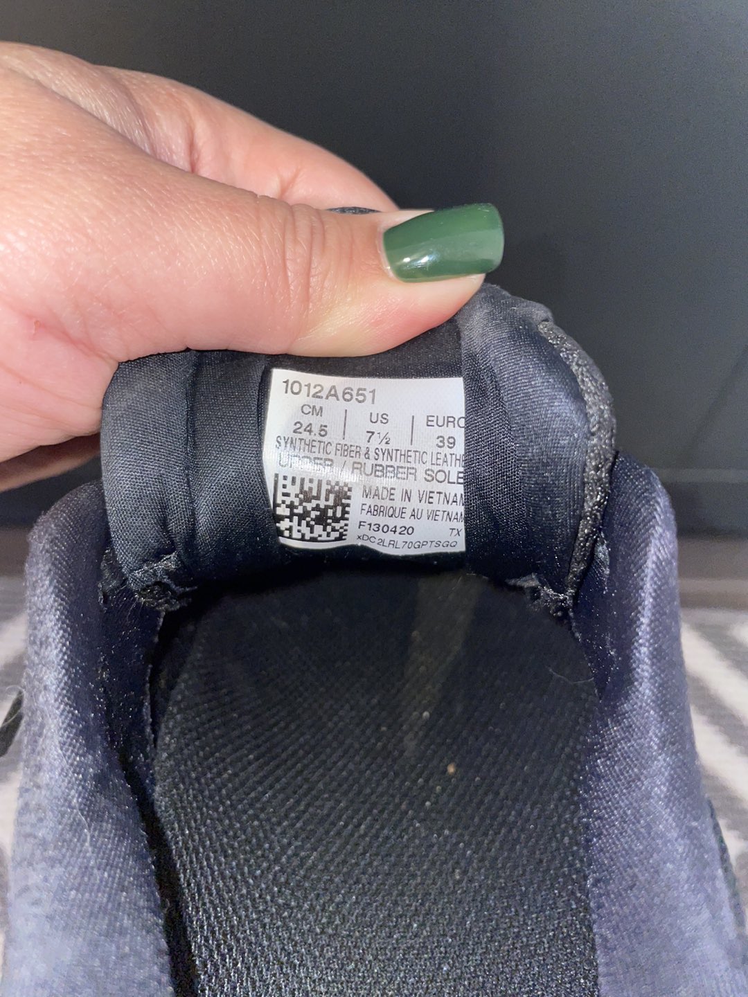 #freecycle black ASICS running shoes - photo 3