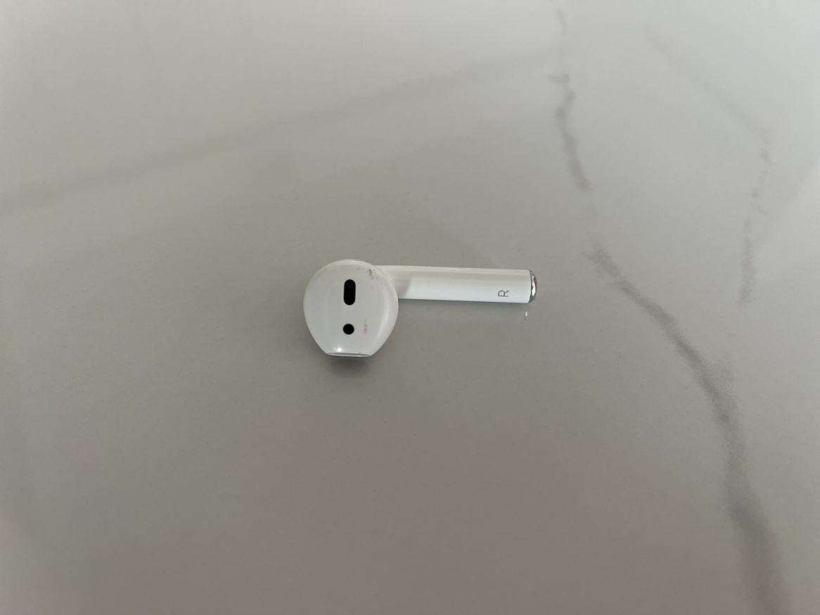 Right AirPod - Gently Used #NYCSellingSpree - photo 2