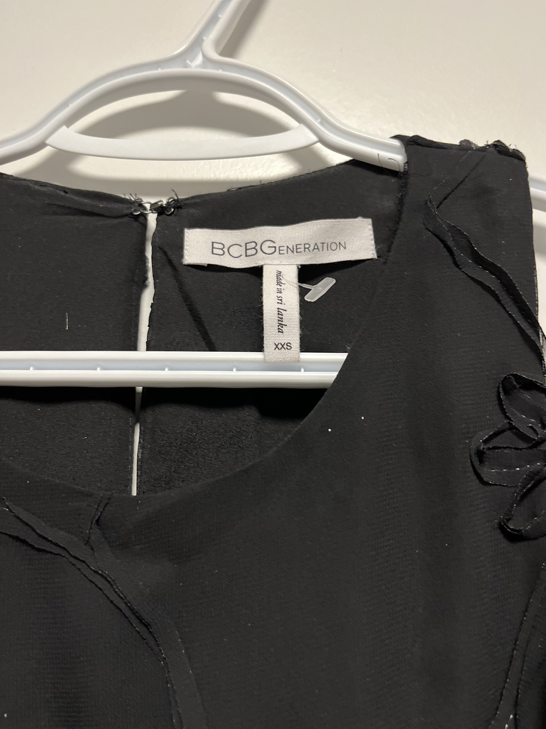 BCBG Max Azaria black flower appliqué dres XXS- XS 🎁 image indicator(2)