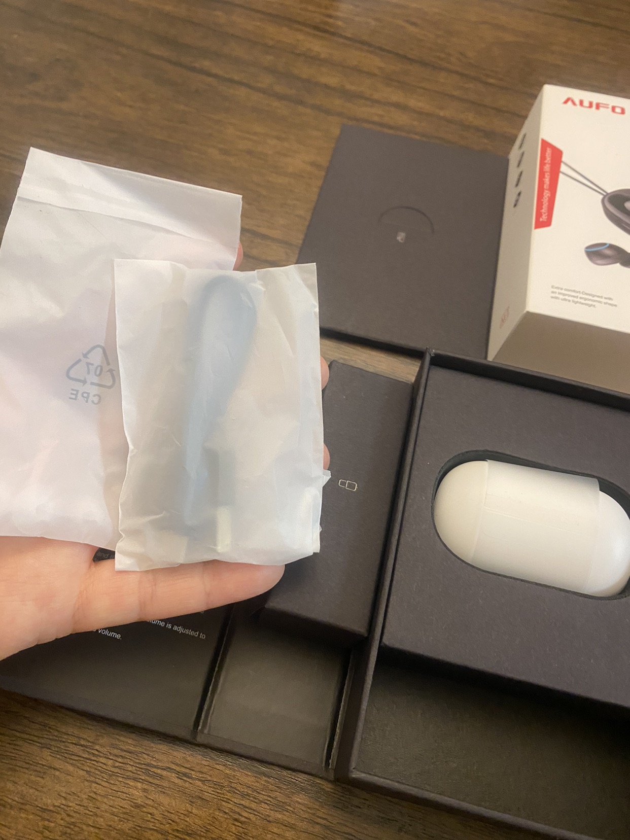 Brand new wireless earbuds image indicator(6)