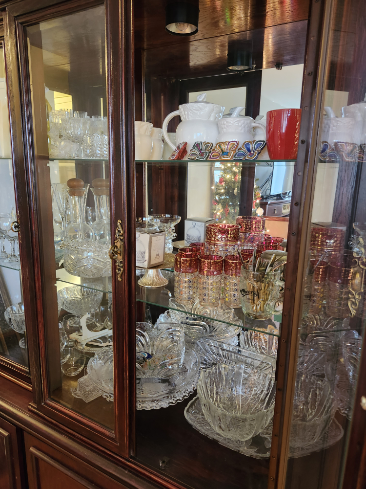 2-piece Mahogany lighted glass door dining cabinet - photo 4