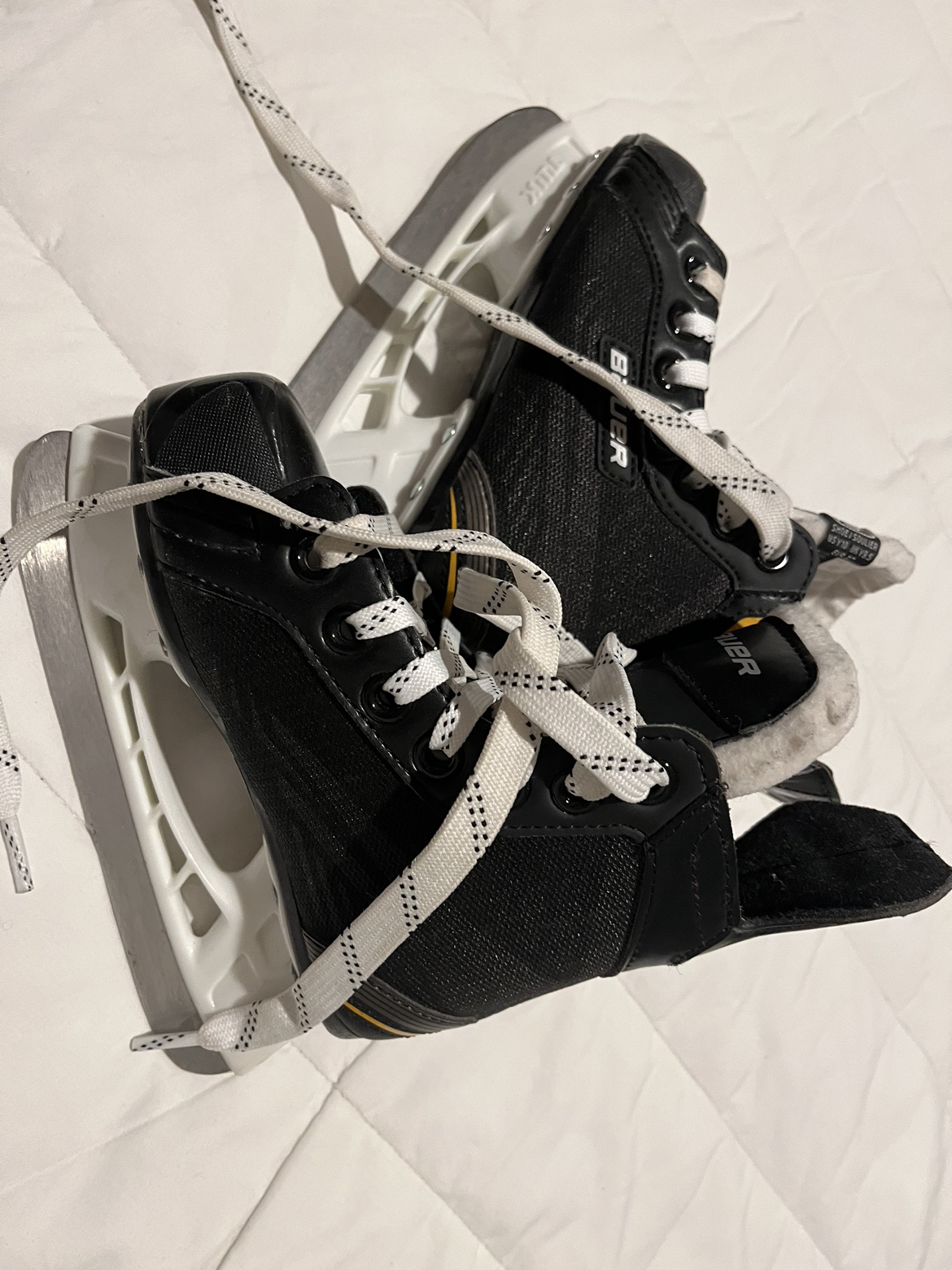 Bauer Small Kid skates size Youth 9 image indicator(2)