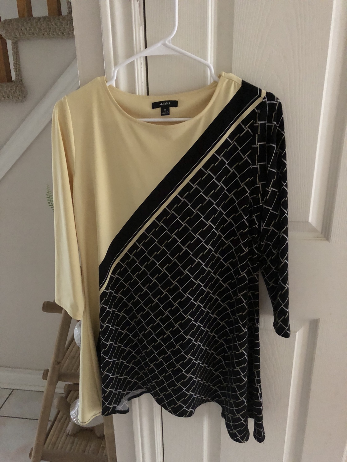 Macys Alfani top thumbnail