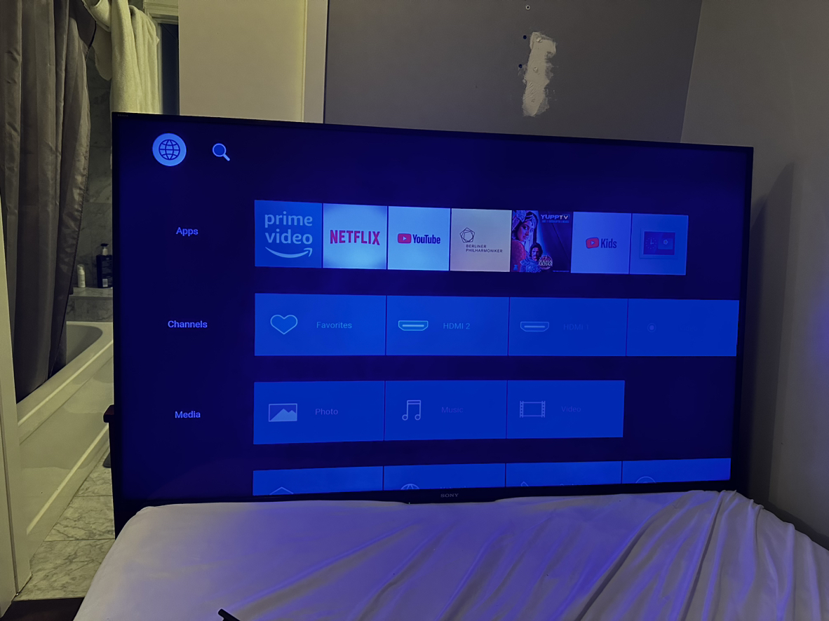 Smart tv 55” with tv wall mount - photo 3