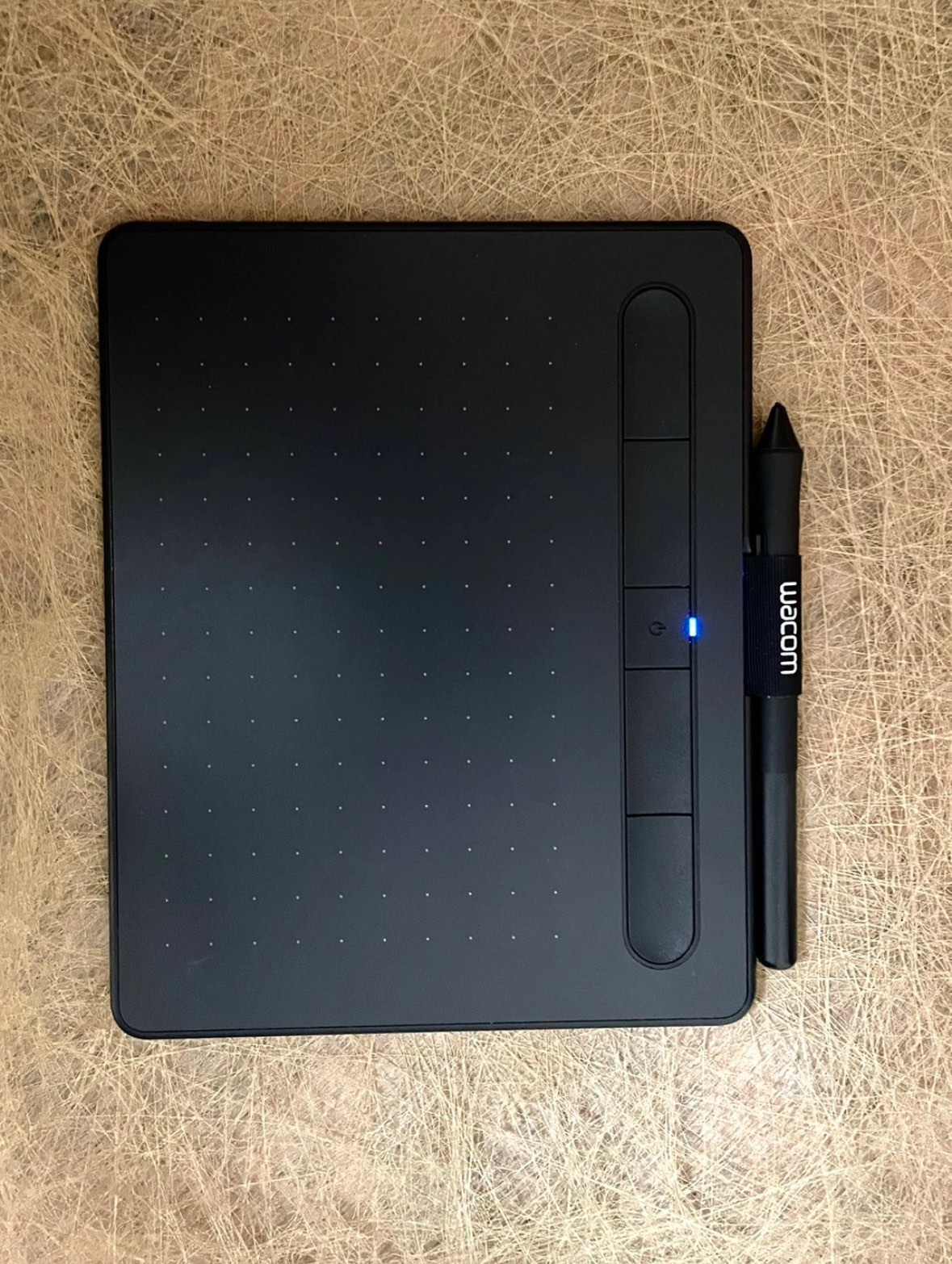 Wacom Intuos Wireless Graphics Drawing Tablet - photo 4