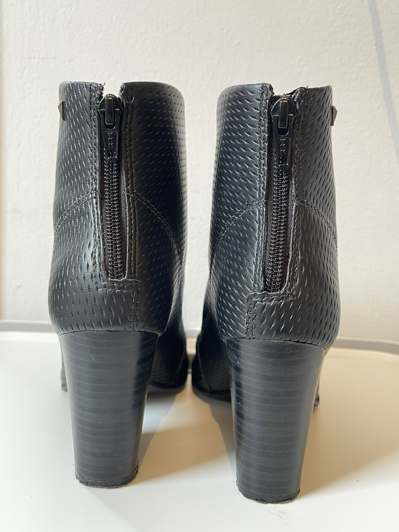 Ankle boot - like new image indicator(3)