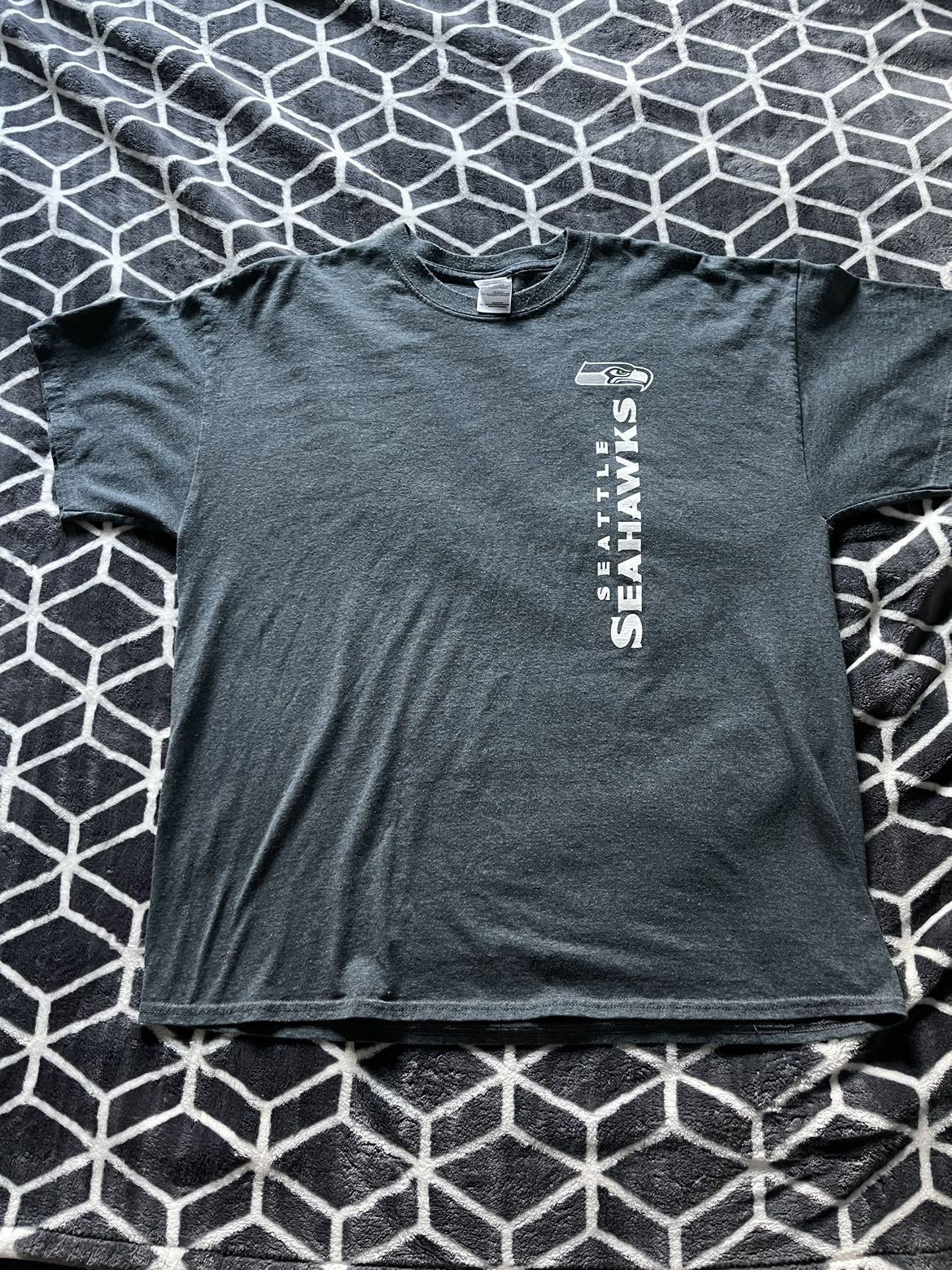 Seattle Seahawks Budweiser Men’s Extra Large T-Shirt thumbnail
