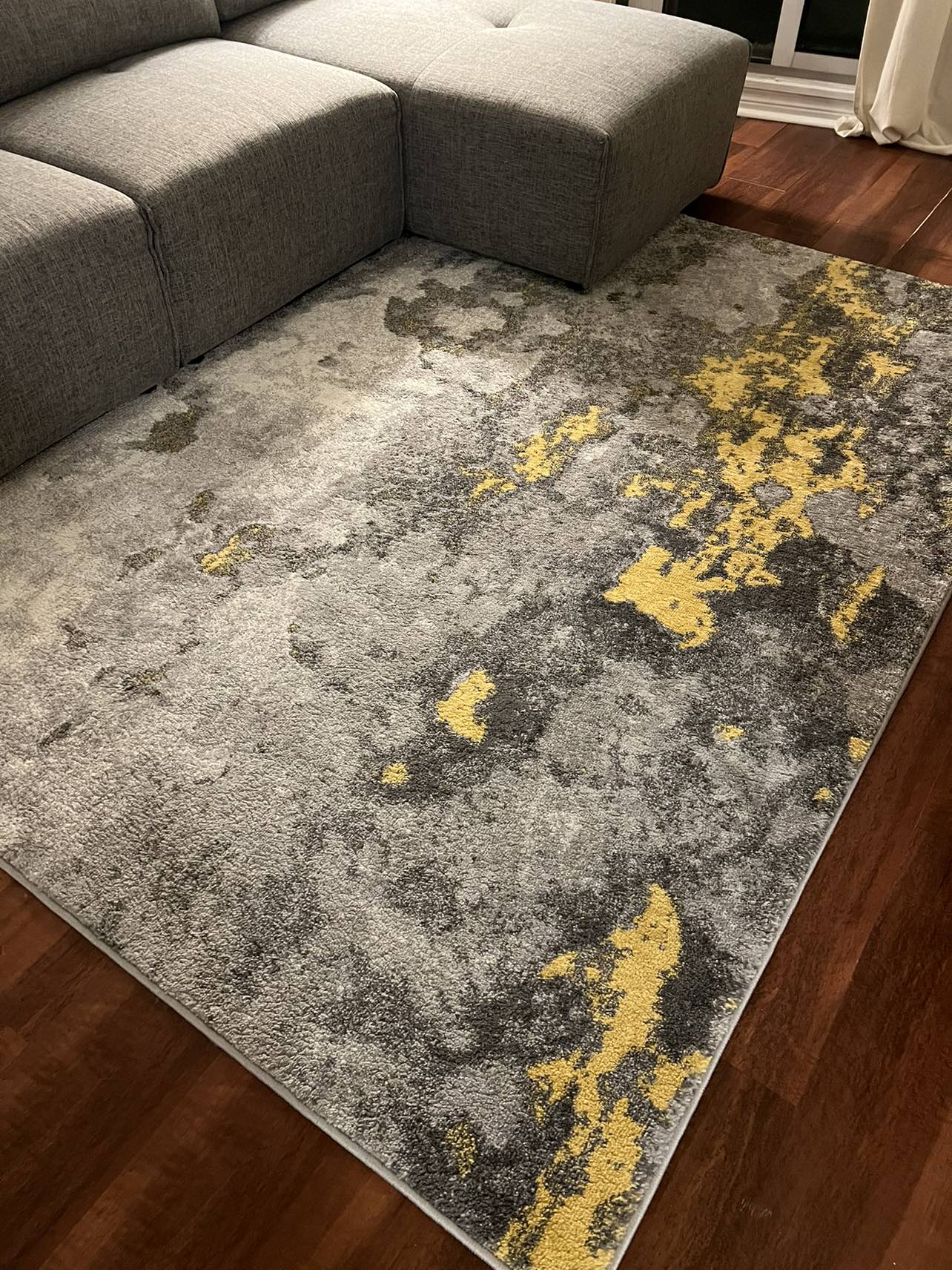 5.3’ x 7.7’ Augusta Rug for Sale - photo 2