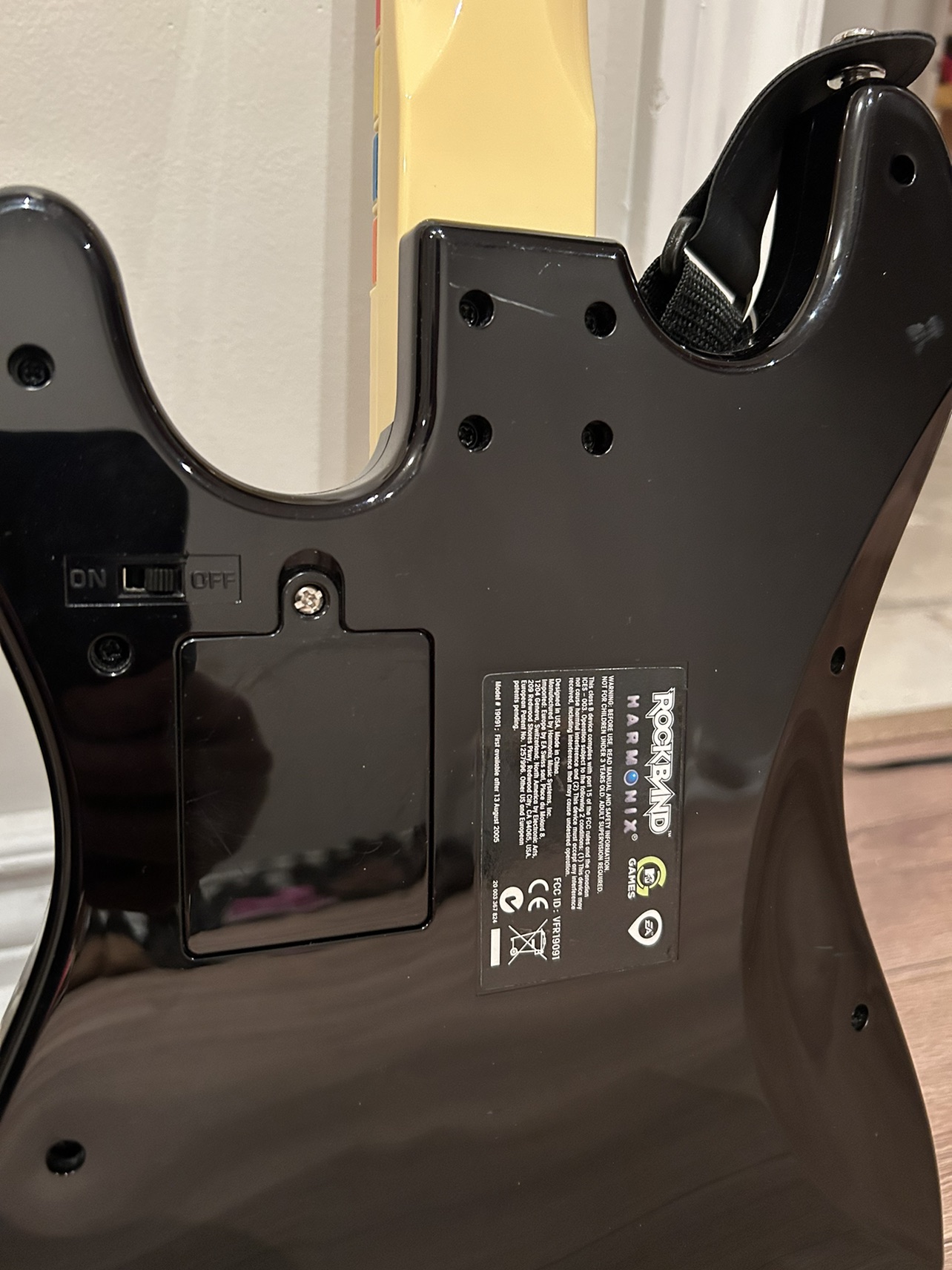 Nintendo Wii Rockband Guitars - Like New! - photo 5