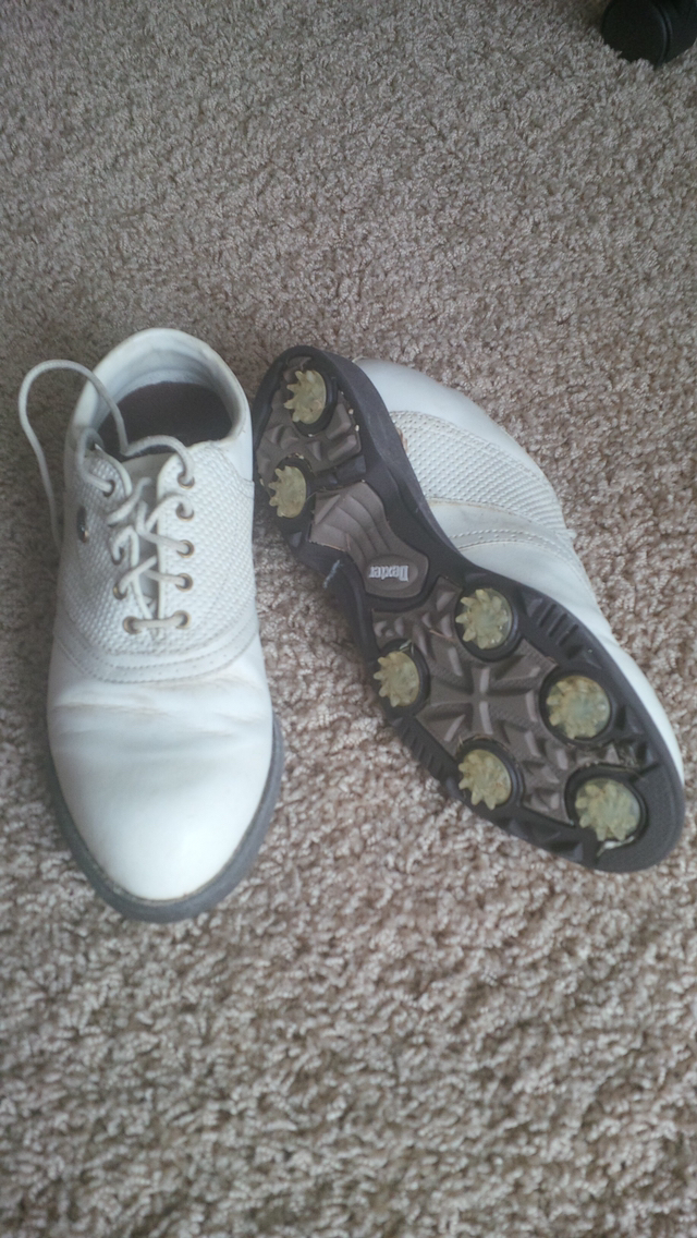 Women’s Golf Shoes (size 6.5M) image indicator(2)