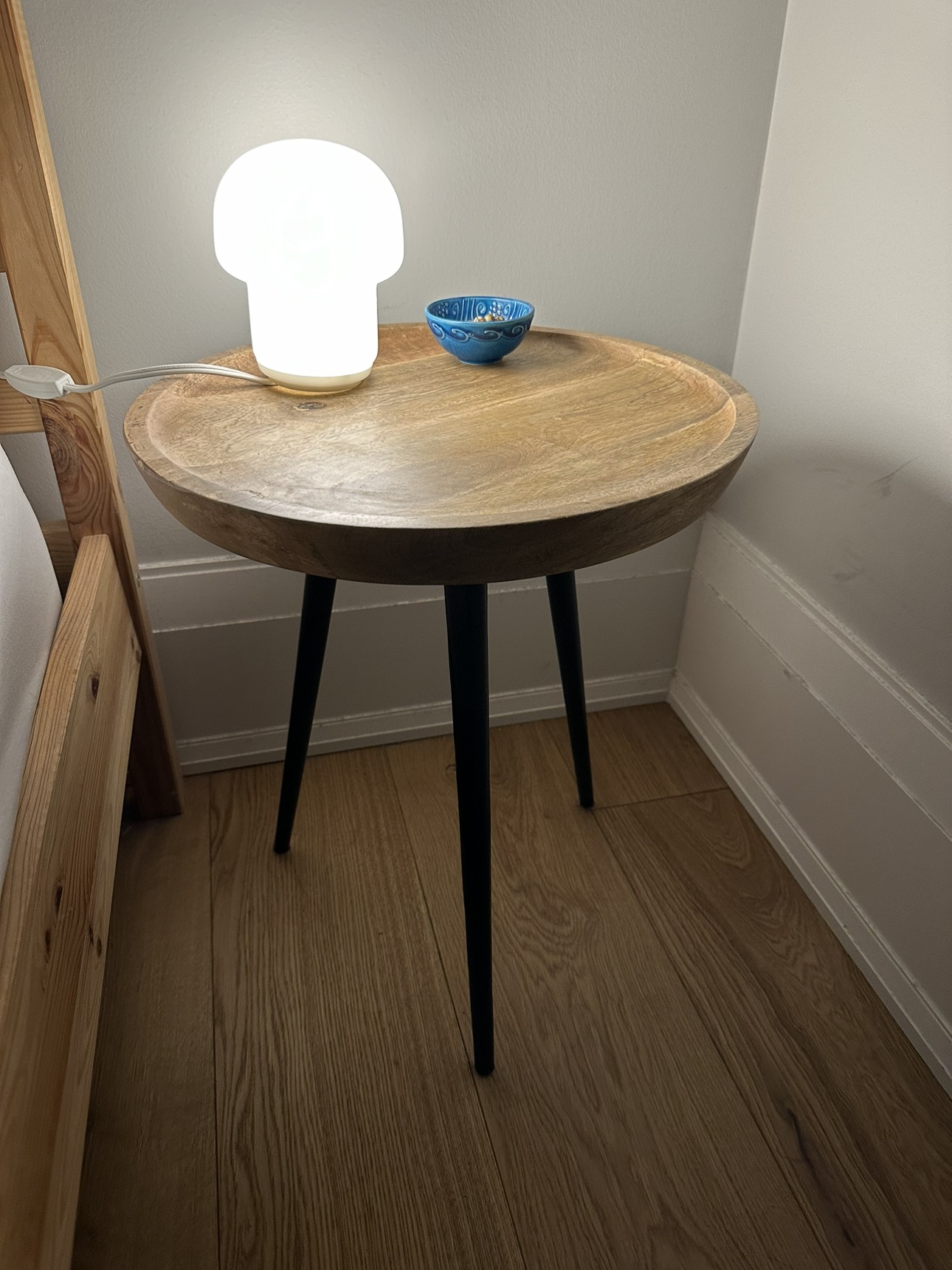 Set of 2x wooden night stands or side tables thumbnail