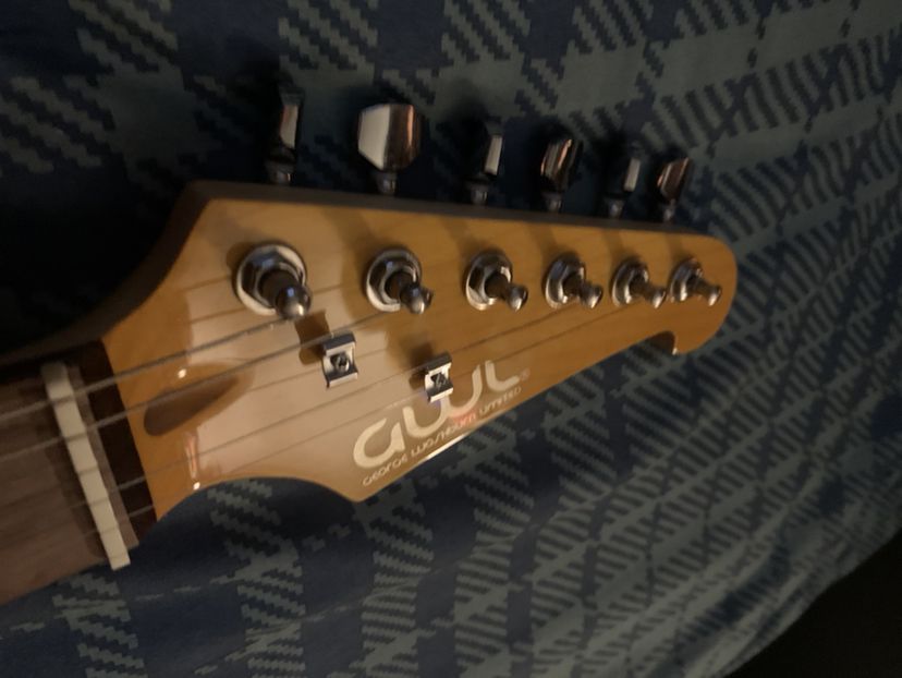 GWL stratocaster electric guitar with amp - photo 4