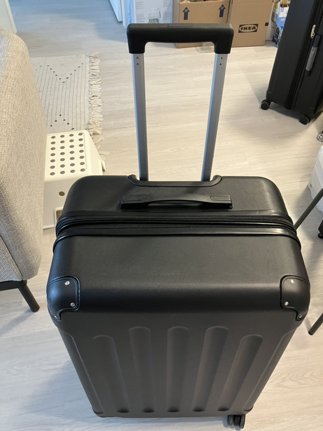 Luggage 28” hard suitcase black new thumbnail