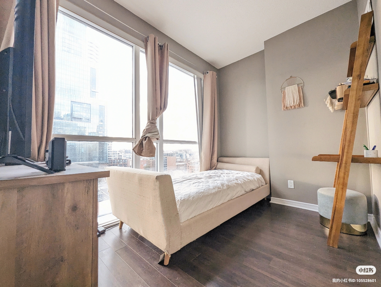 Single bed and free mattress