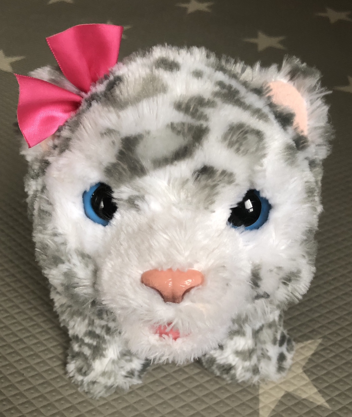 FurReal Flurry, My Baby Snow Leopard, Interactive Plush Toy image indicator(2)