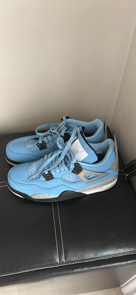 Jordan 4 university blue (negotiable or best offer) - photo 2