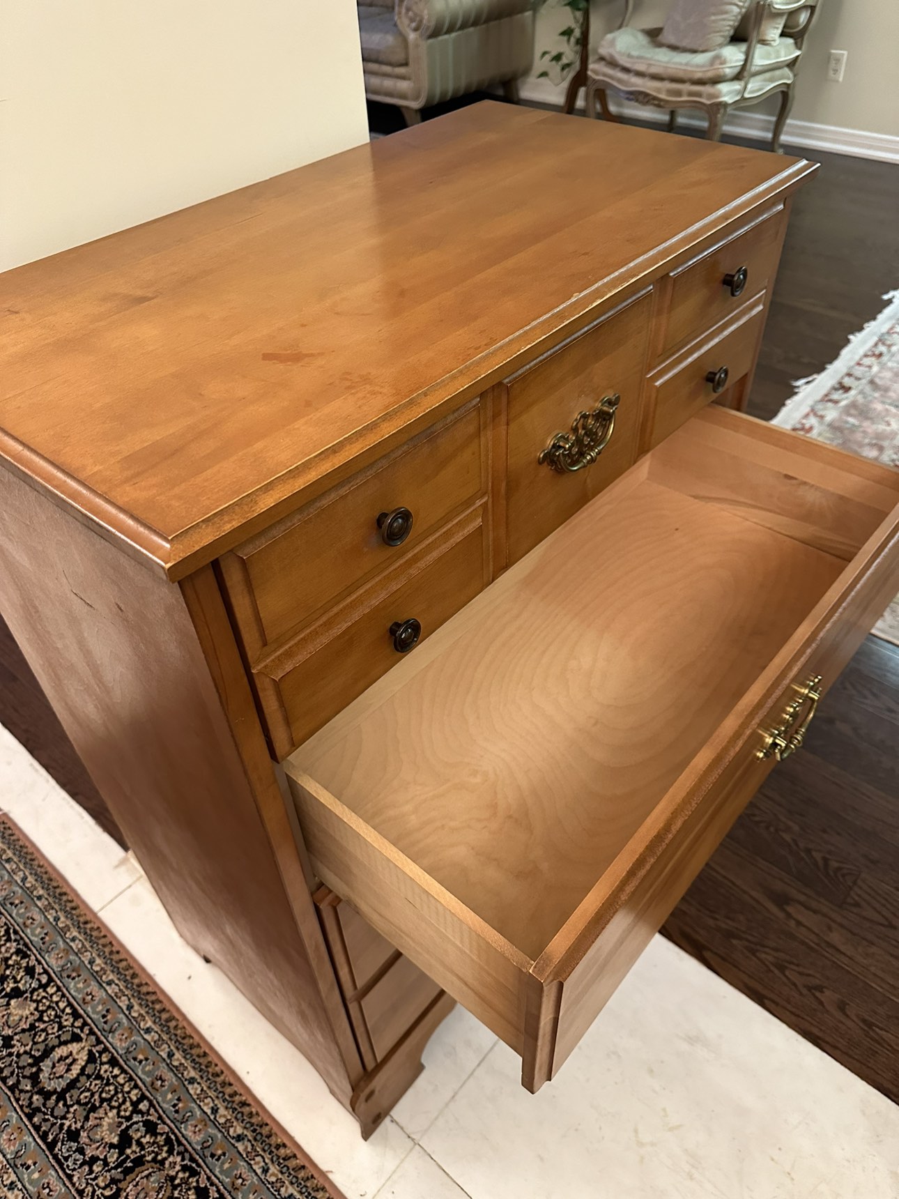 Solid Wood Dresser image indicator(6)