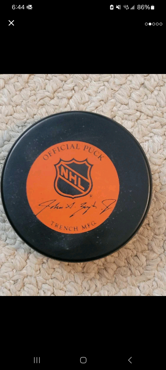 Official NHL game puck 1980s Buffalo Sabres image indicator(2)