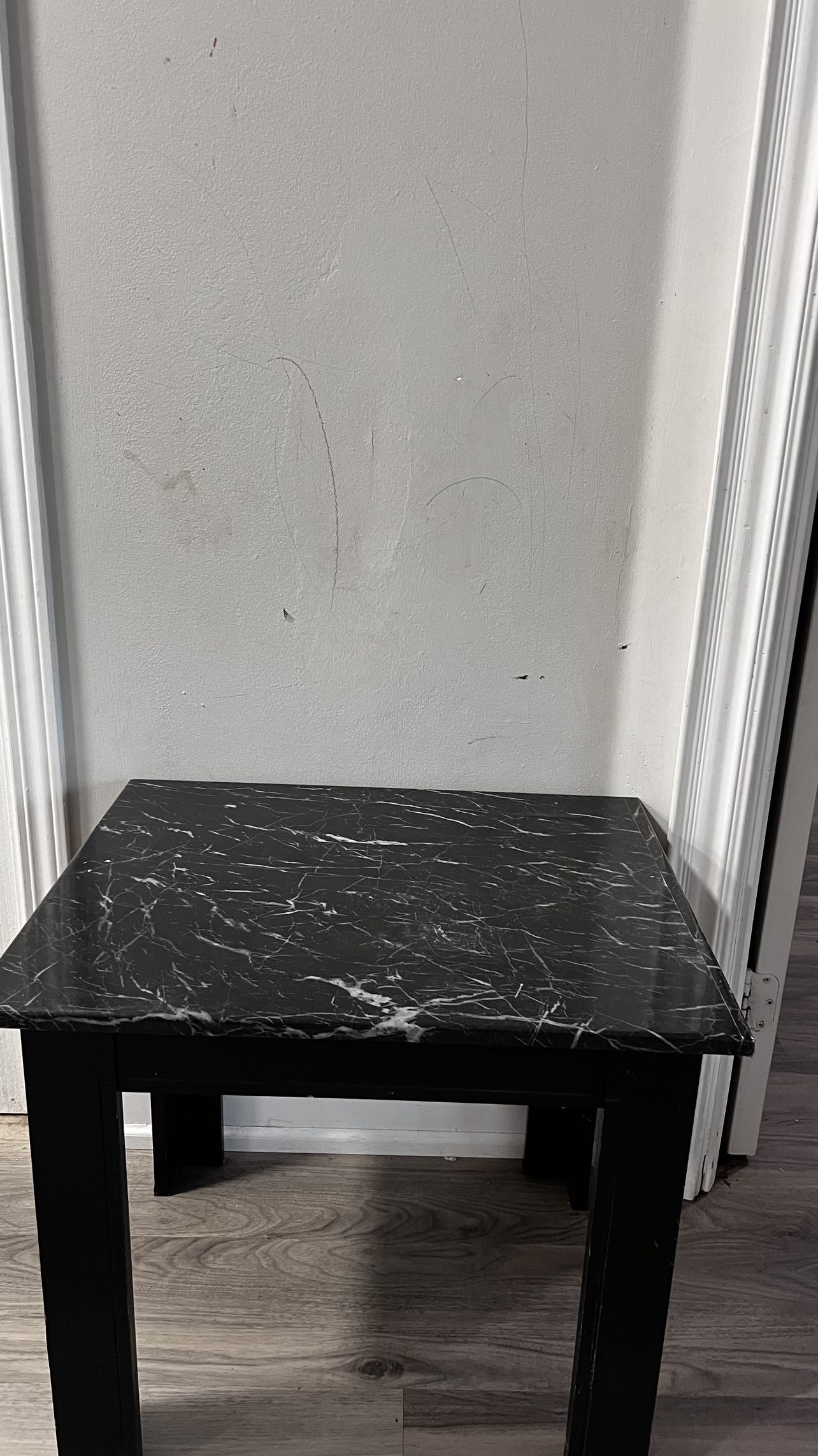 Sturdy side table 10$