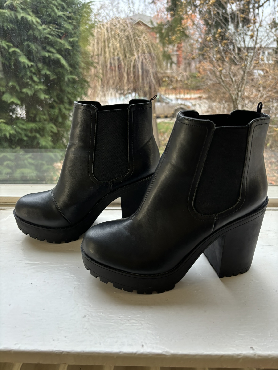 Boots size 7 thumbnail