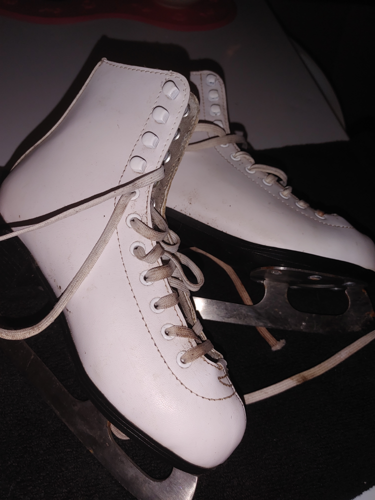 girl's skates size J3 - photo 2