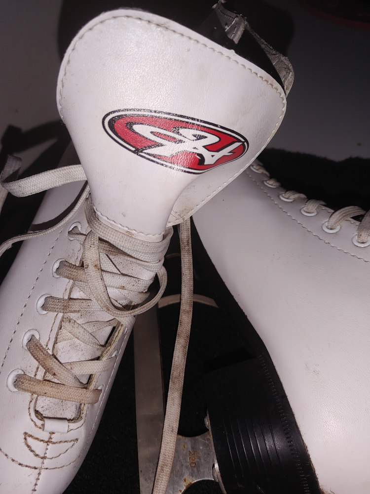 girl's skates size J3 - photo 4