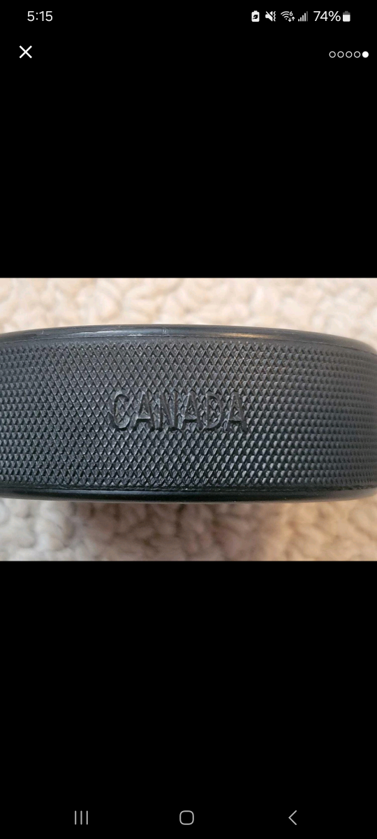 Official NHL game puck 1980s Pittsburgh Penguins image indicator(5)