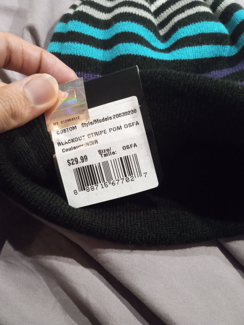 BRAND NEW UNWORN WINTER HAT $20 image indicator(2)