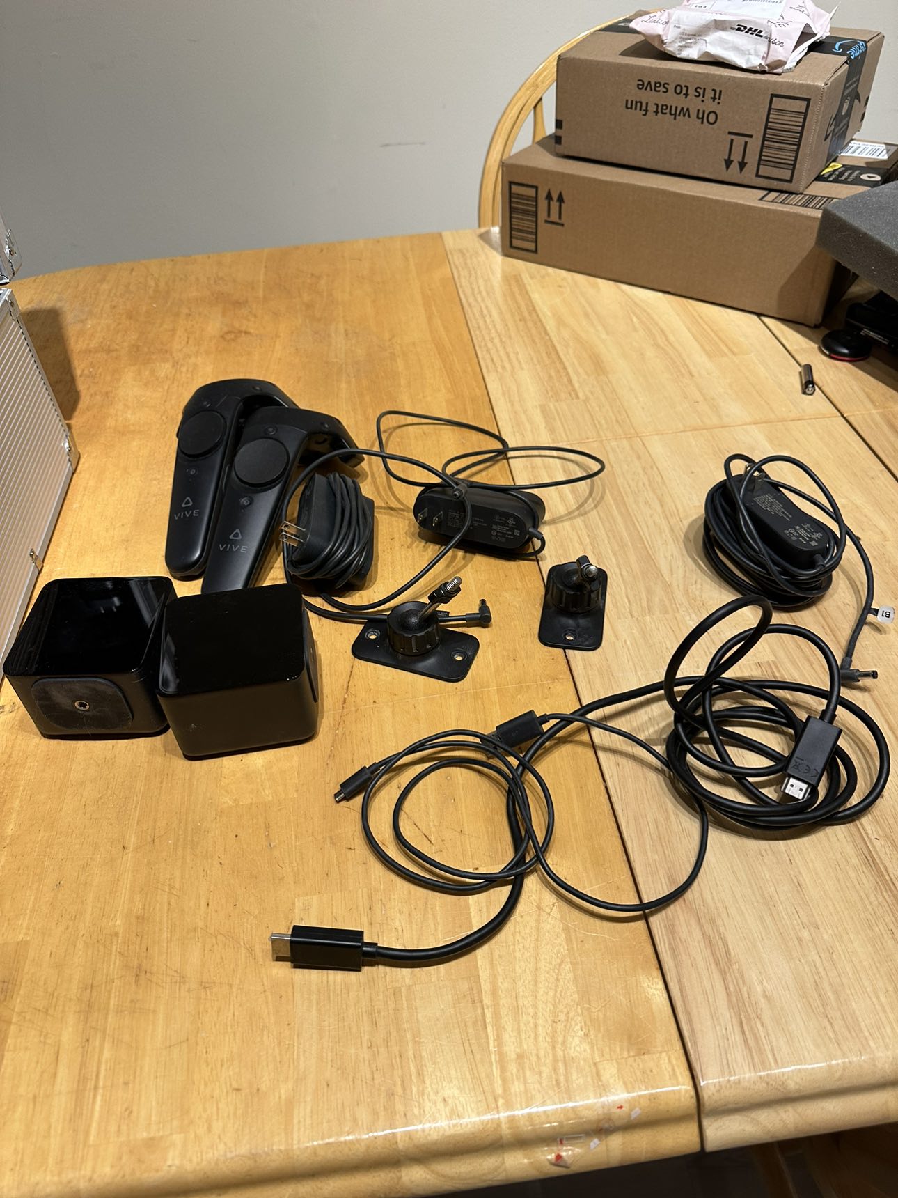 HTC VIVE with a carrying case - photo 2