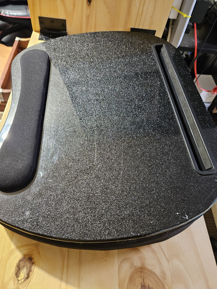 portable cushioned laptop holder