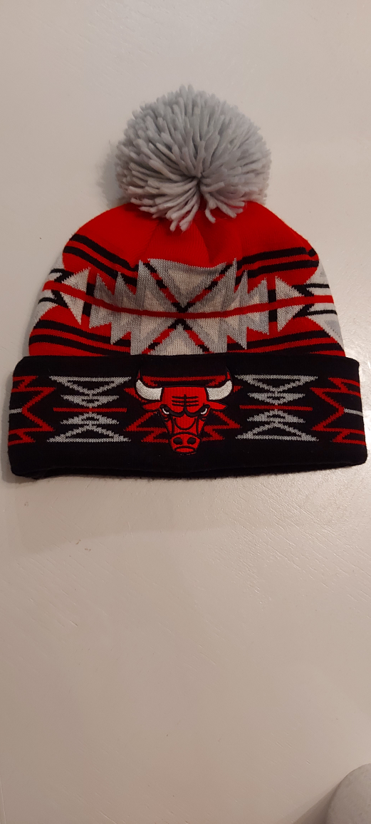 Chicago bulls tuque thumbnail