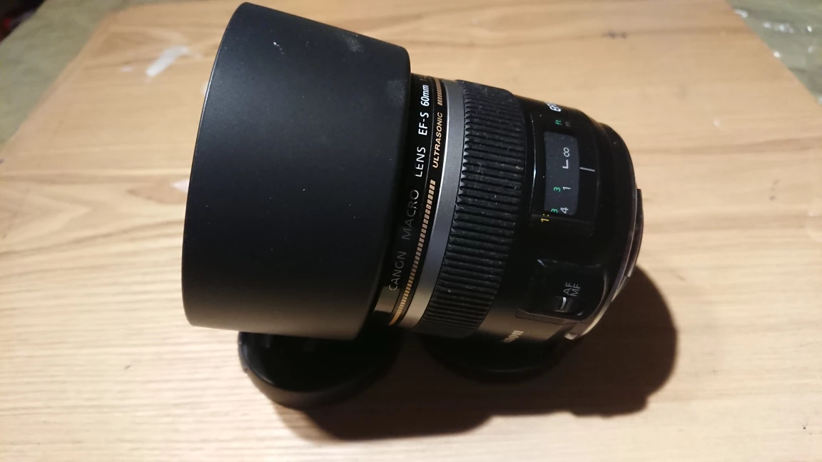 Canon 60mm f2.8 USM Macro with hood