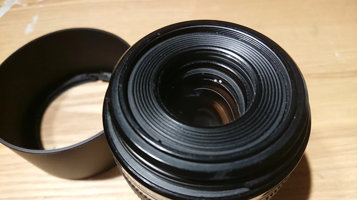 Canon 60mm f2.8 USM Macro with hood - photo 2