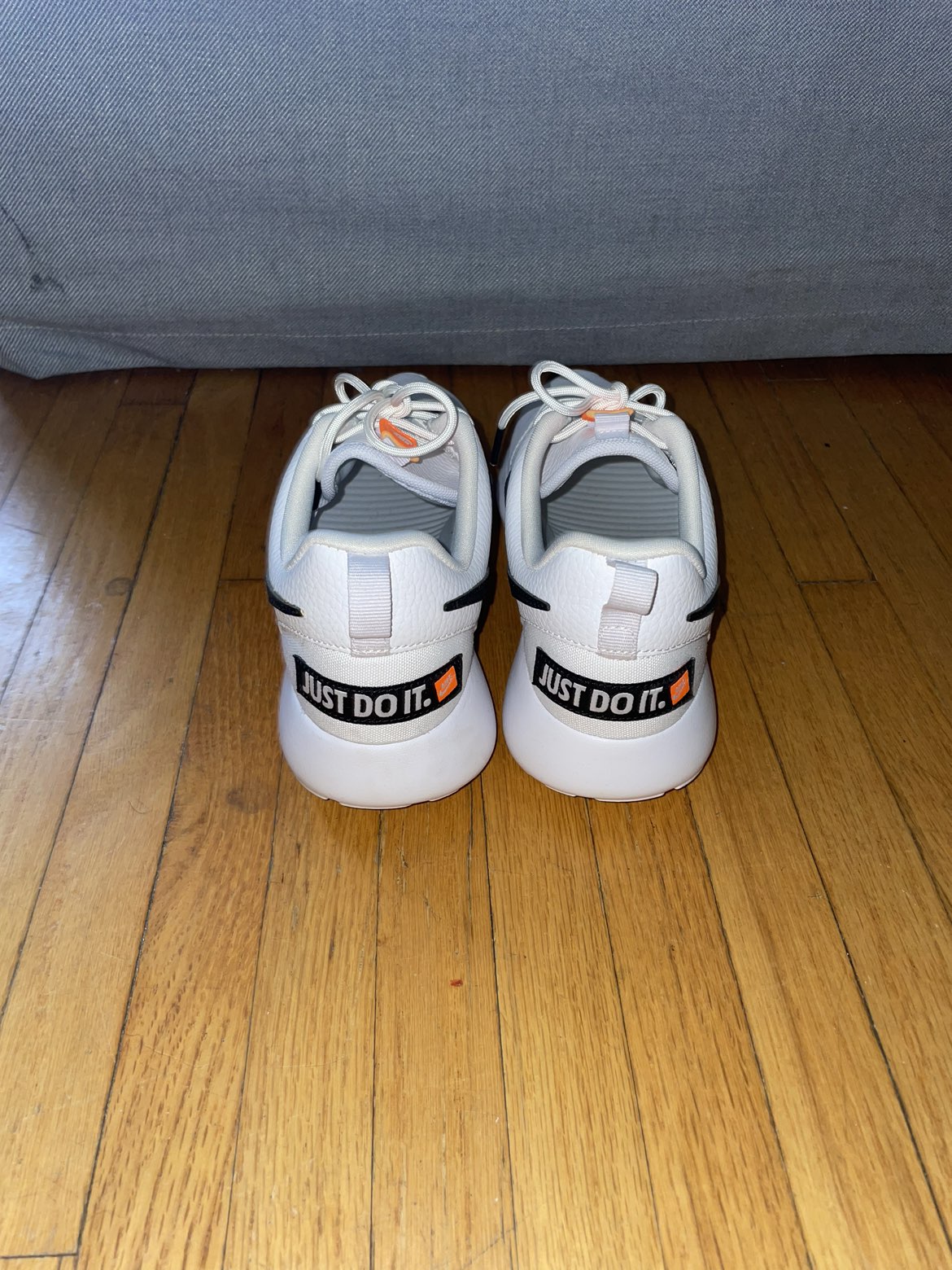 Nike shoes, size 8 brand new! - photo 4