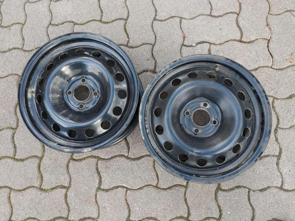 Rim 16" Black Gloss Steel
