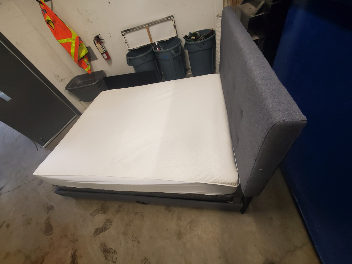 full size bed - photo 2