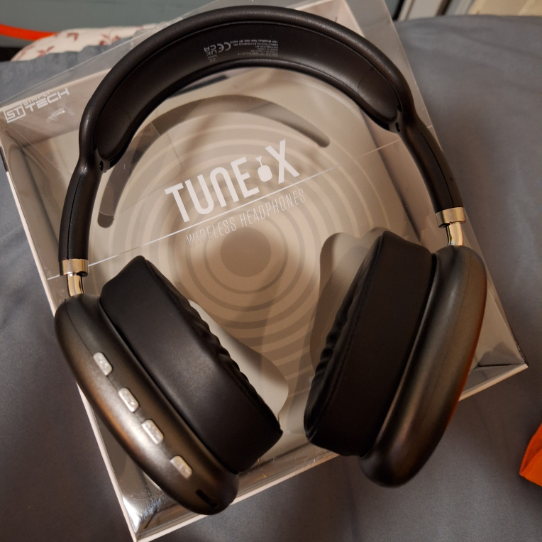 Bluetooth Headphone thumbnail