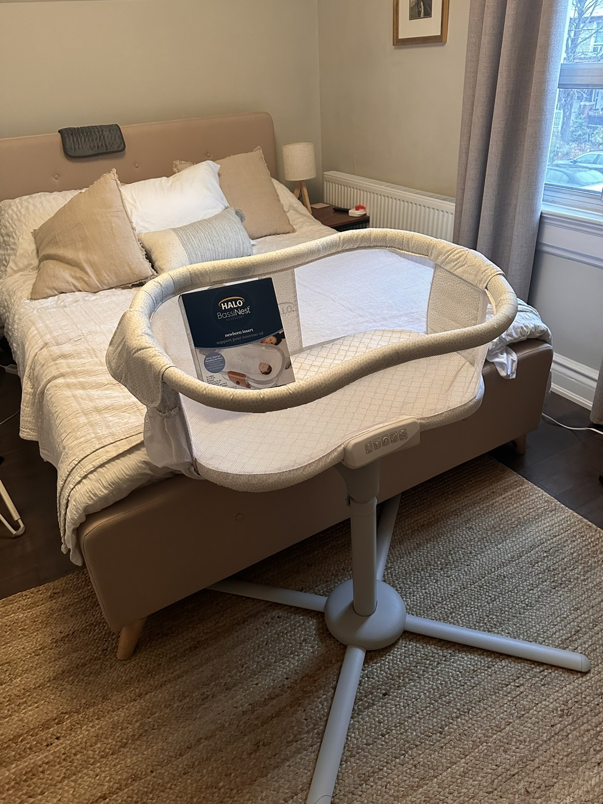 HALO BassiNest Swivel Sleeper Premiere Bassinet - photo 3