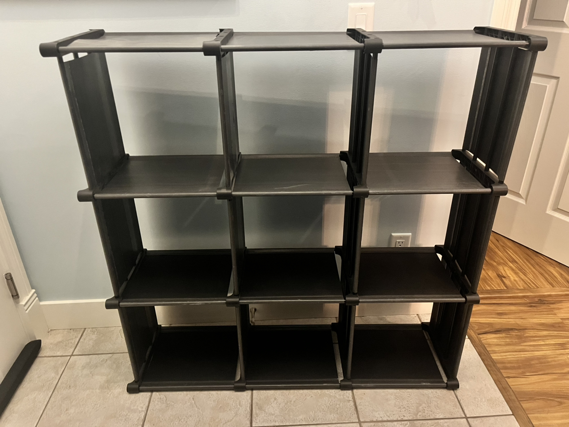 Assembled cube storage shelf