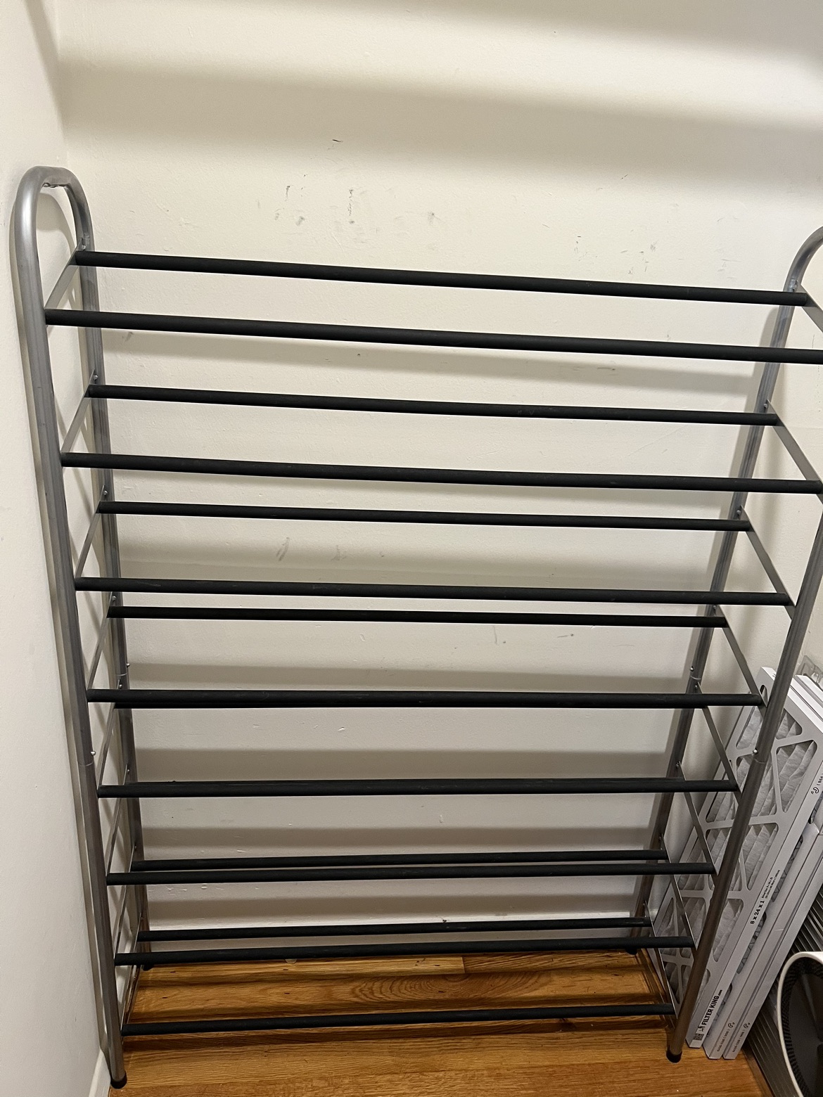 Moving sale: shoe rack - photo 2