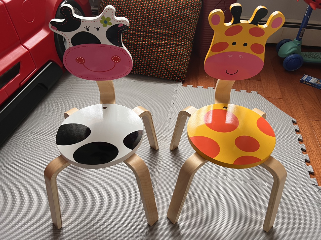2 PCS Animal Giraffe & Cow Wooden Kids Cute Chair Sets