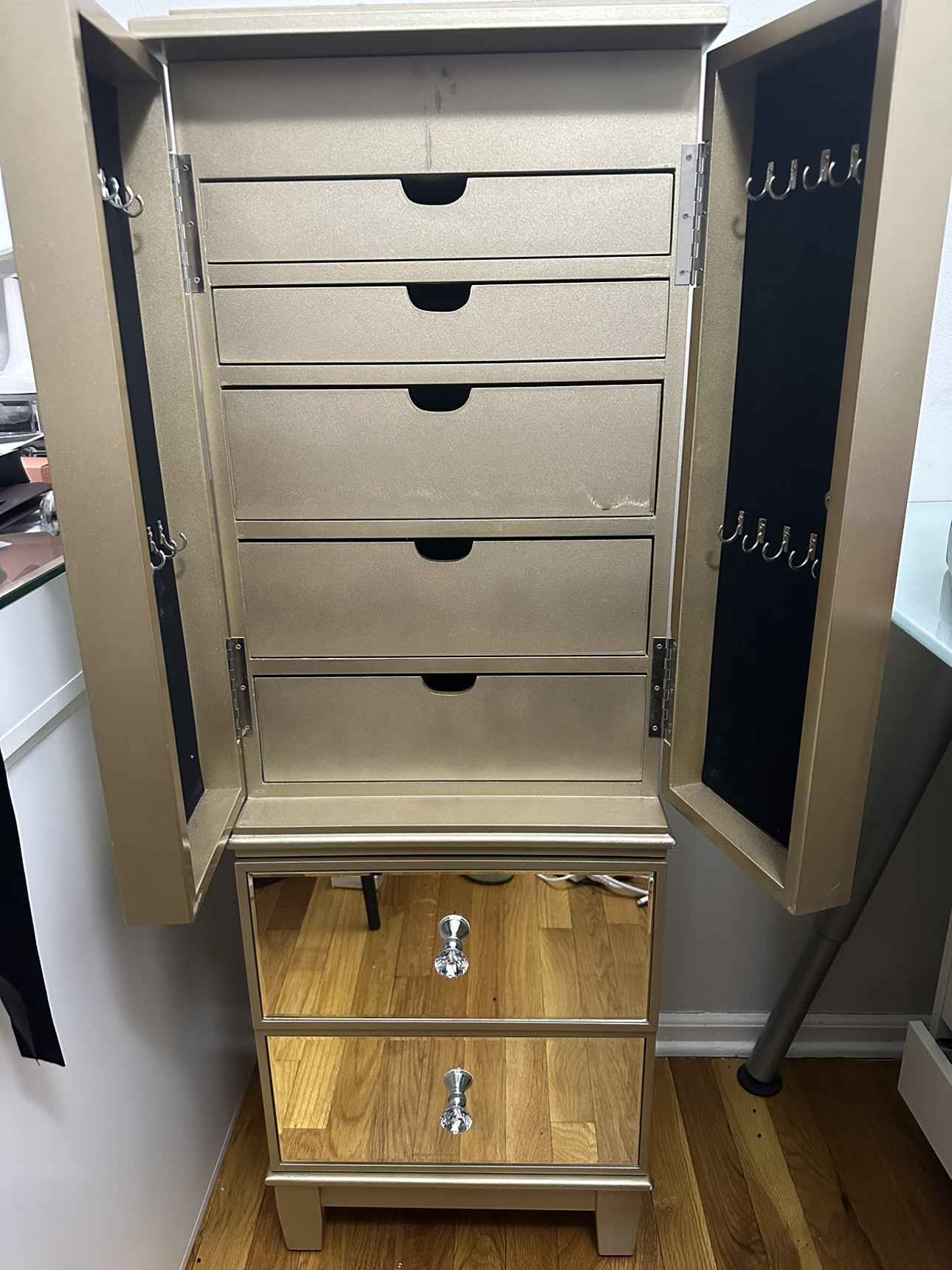 Jewelry Armoire with Mirror image indicator(2)