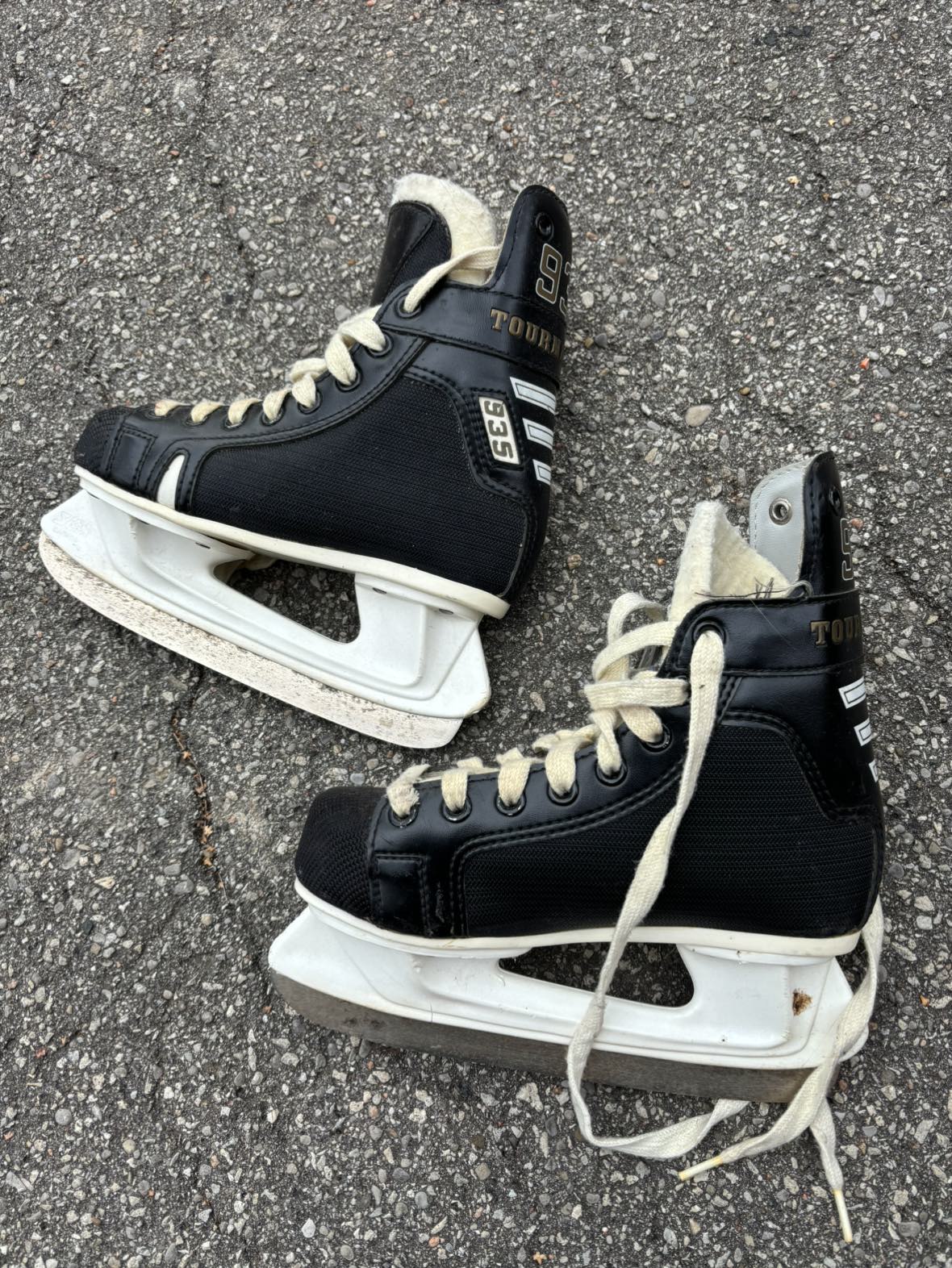 Size 2 skates- tournament -935 - photo 3