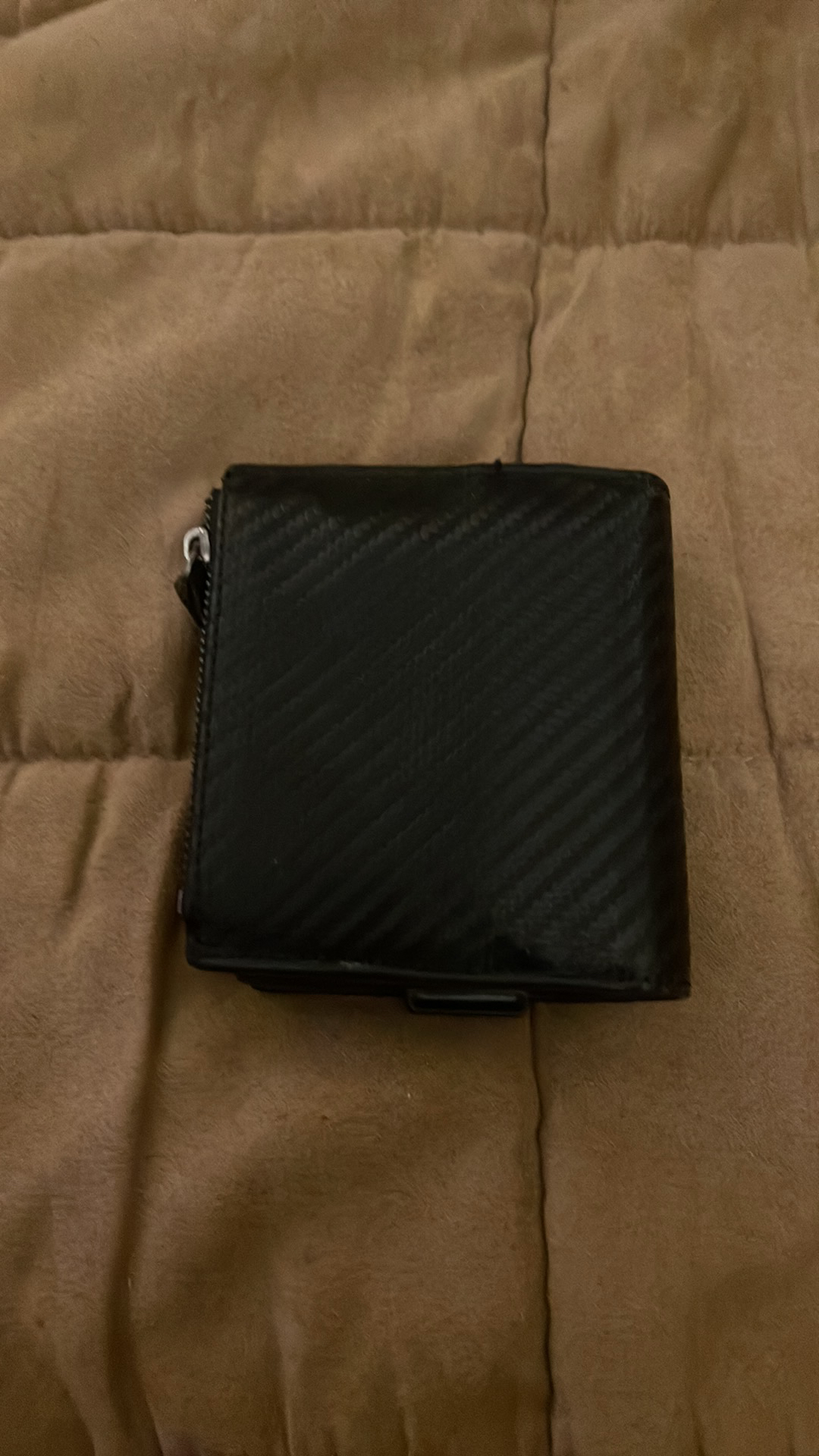 Men’s wallet thumbnail